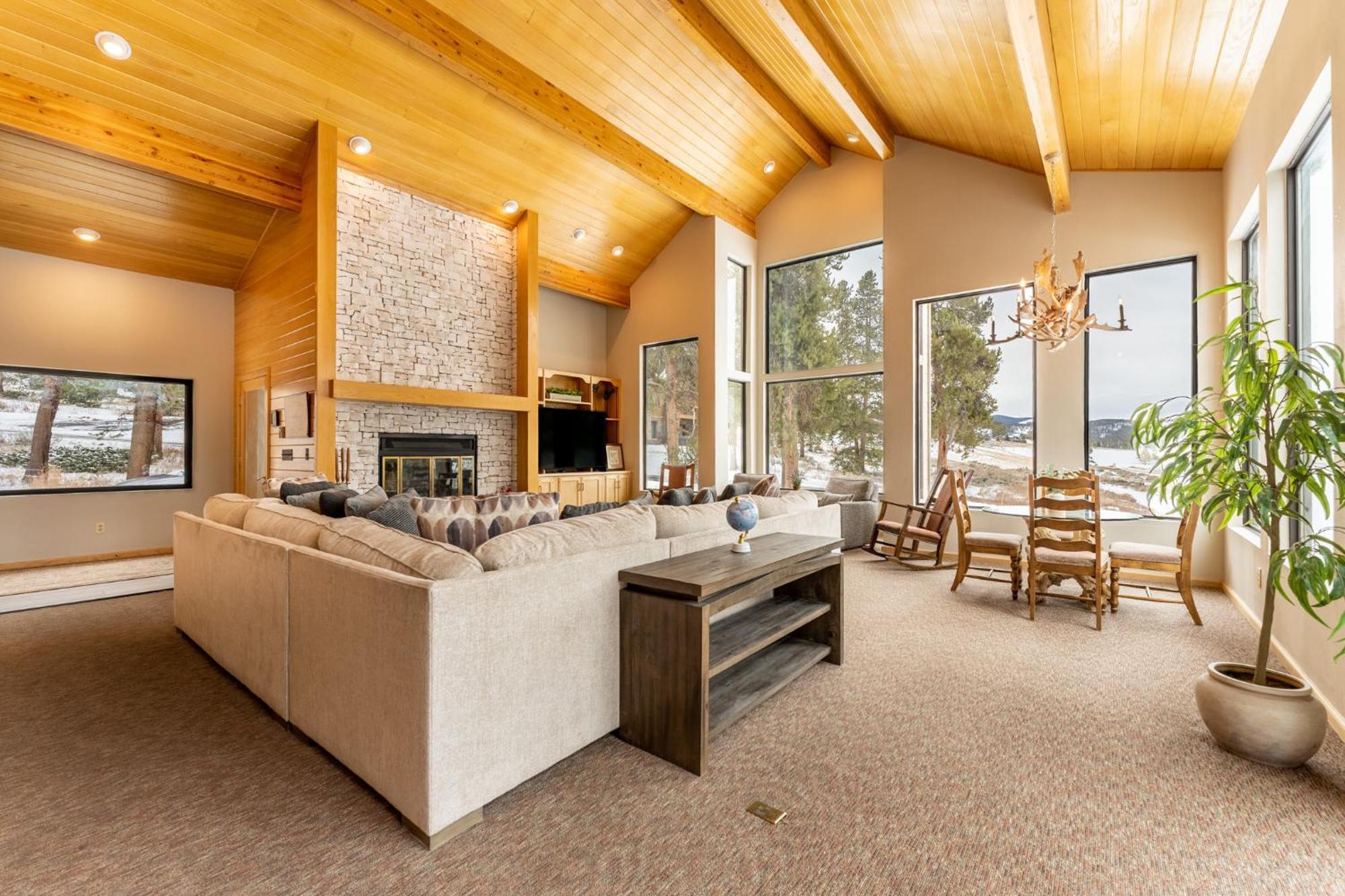 203 Gentian Road Villa Keystone Exterior photo